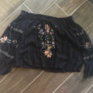 American Eagle off-shoulder crop top M